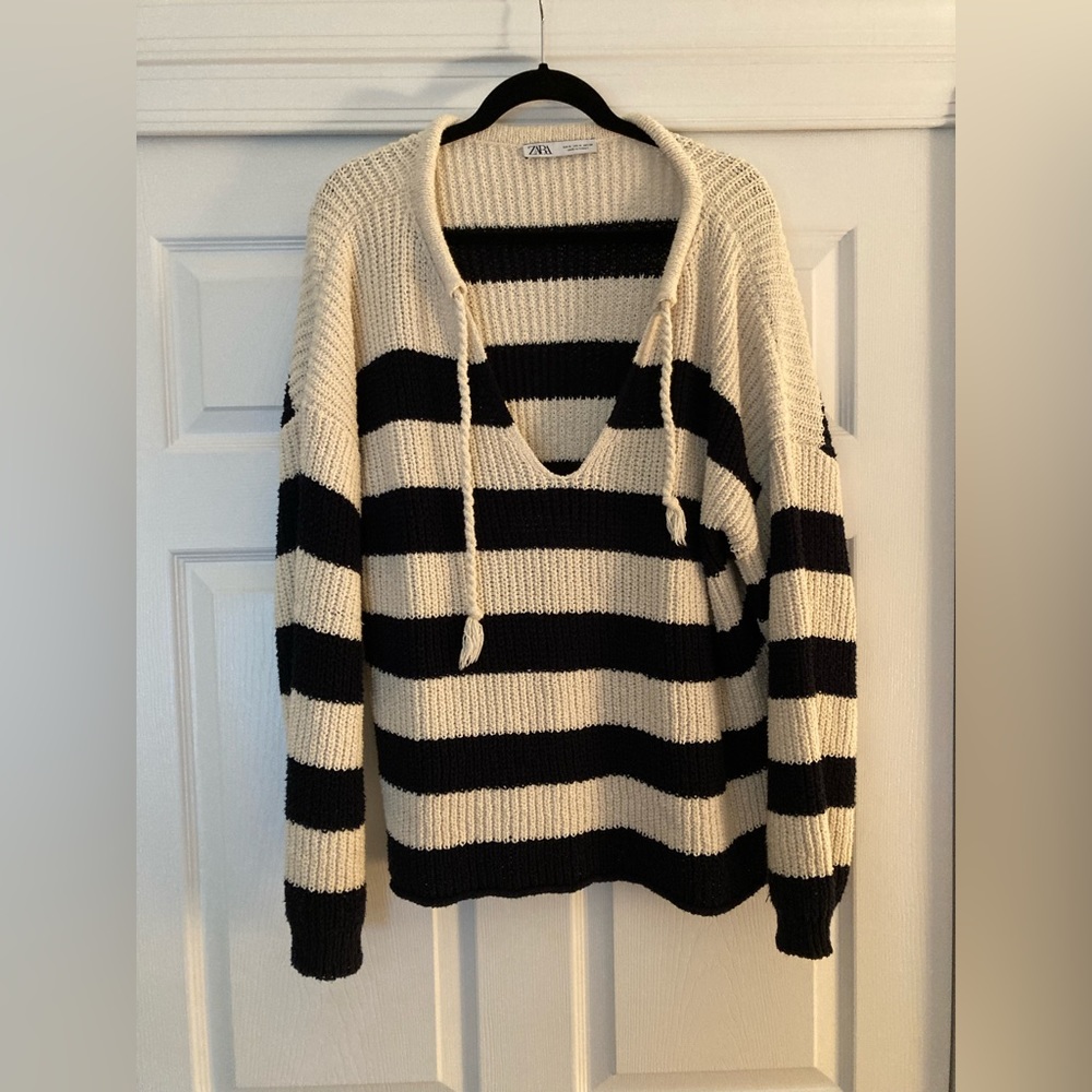 Zara tan and navy pull over sweater!